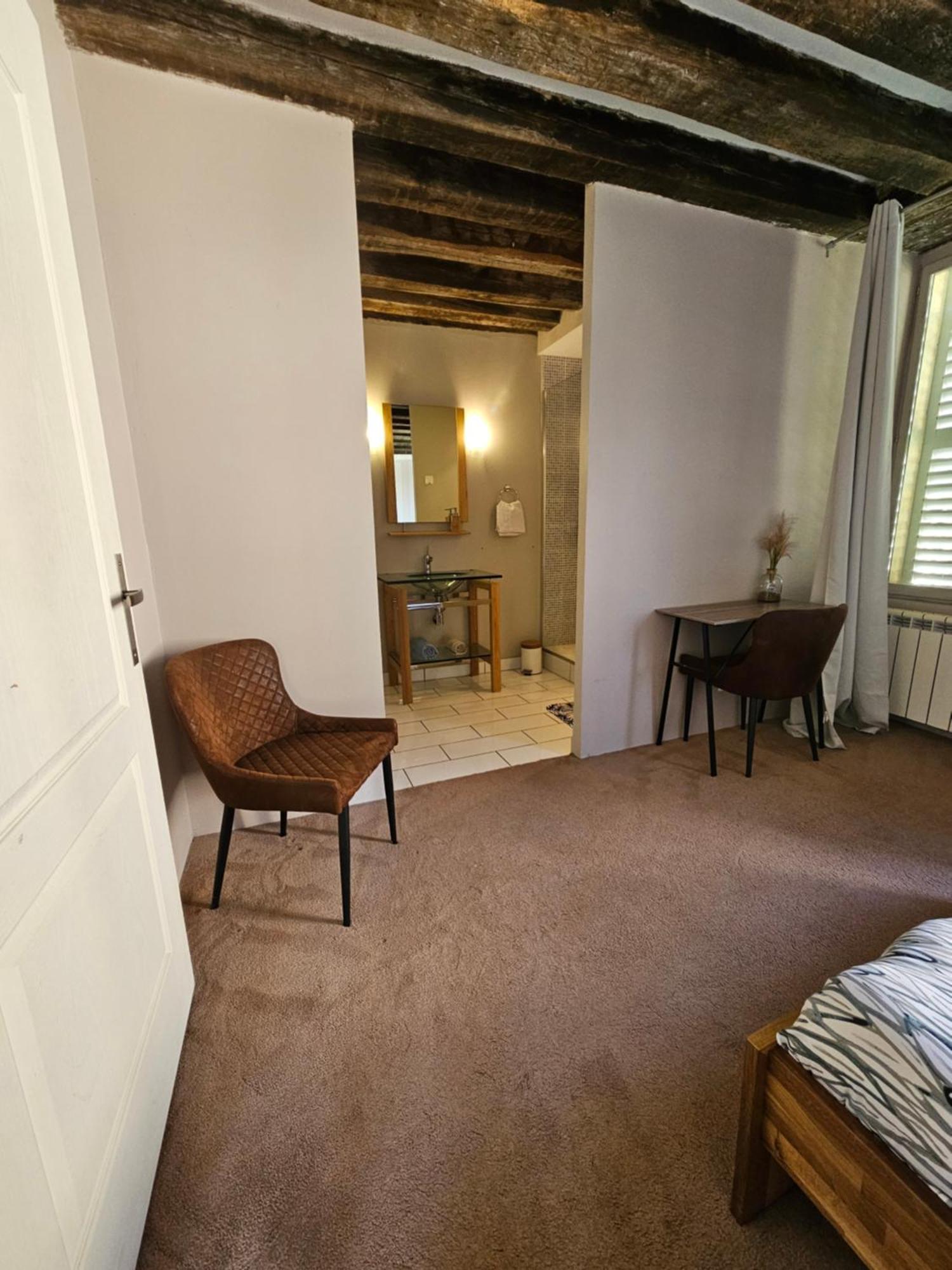 Chambre Avec Salle De Bain 호텔 Donzy 외부 사진